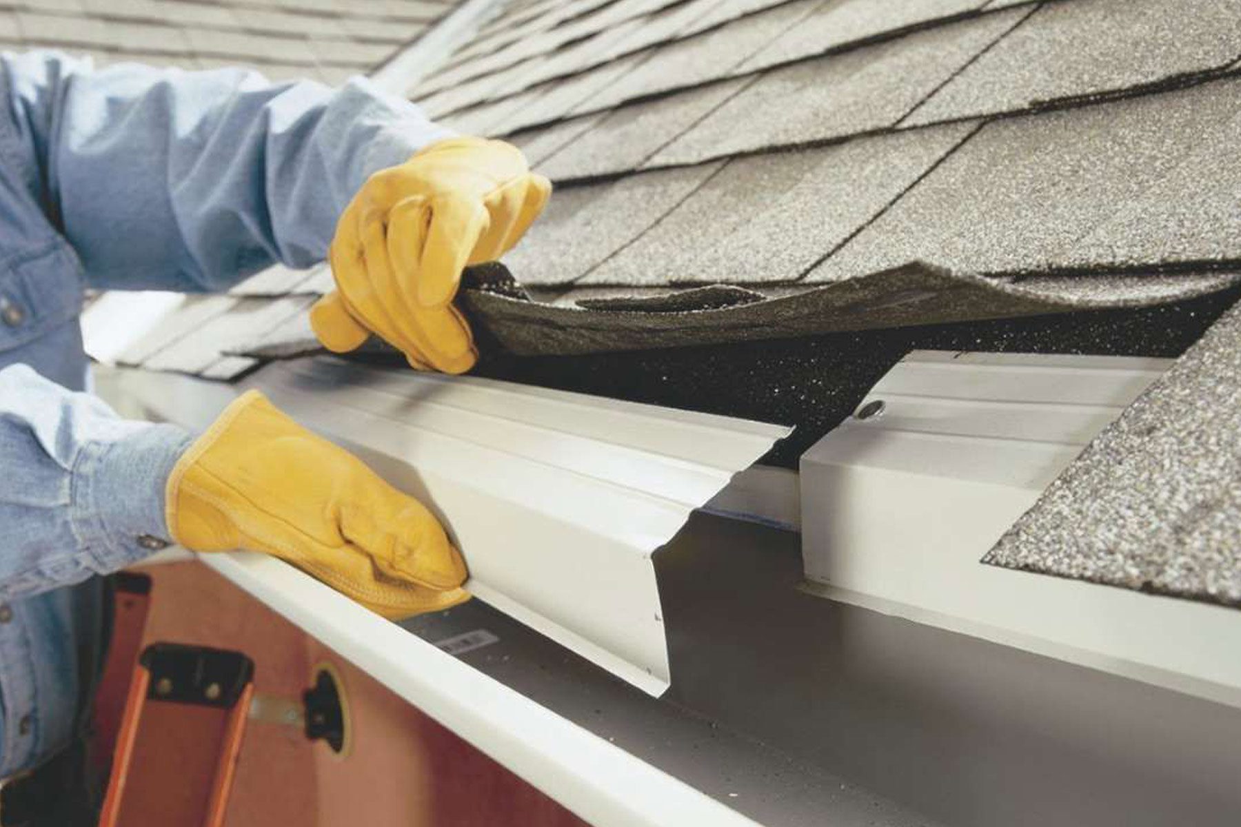 installing-drip-edge-on-roof